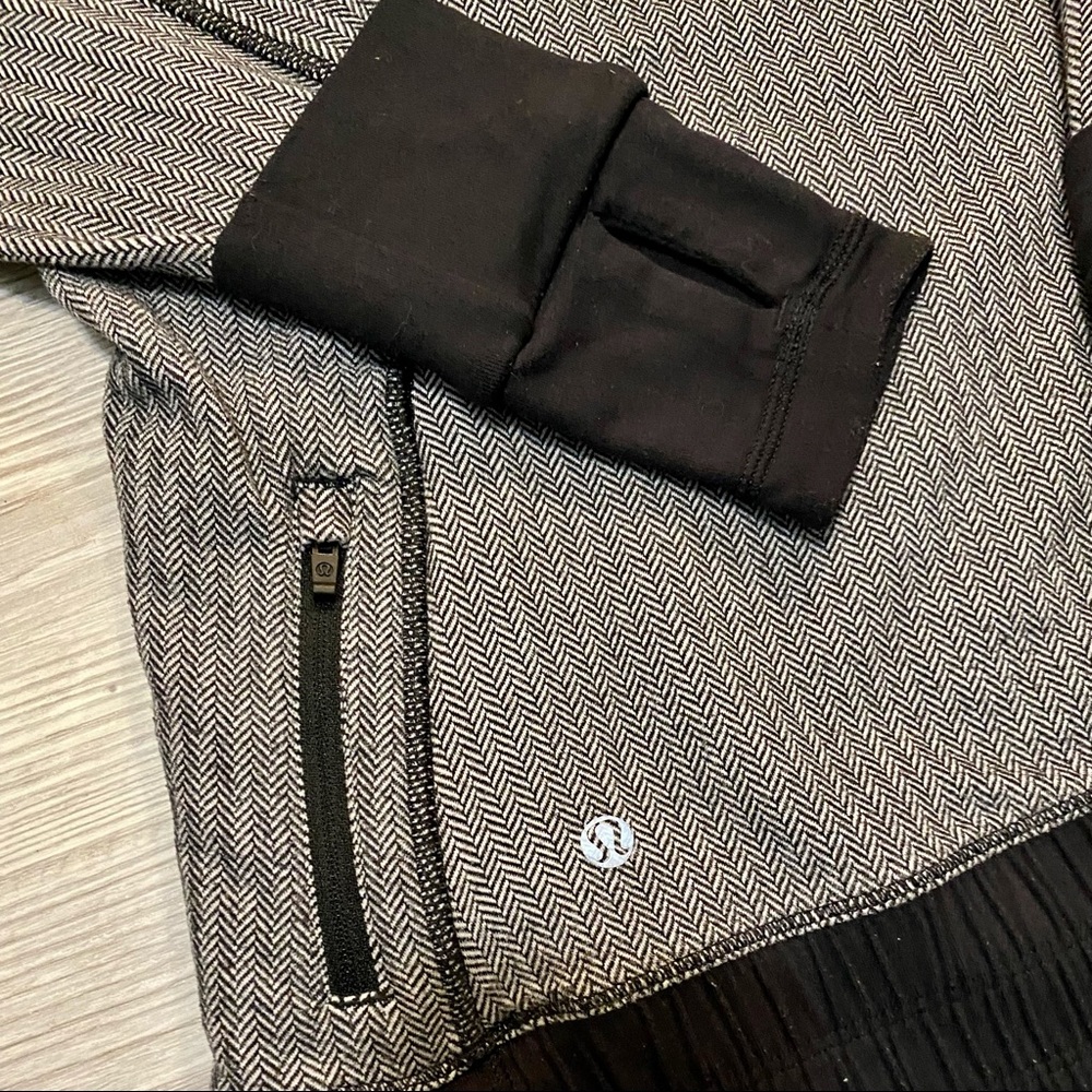 Lululemon Think Fast pullover - Picture 2 of 3